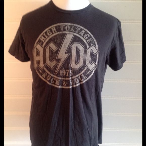 AC/DC | Shirts | Ac Dc Short Sleeve Pullover Graphic Tshirt | Poshmark
